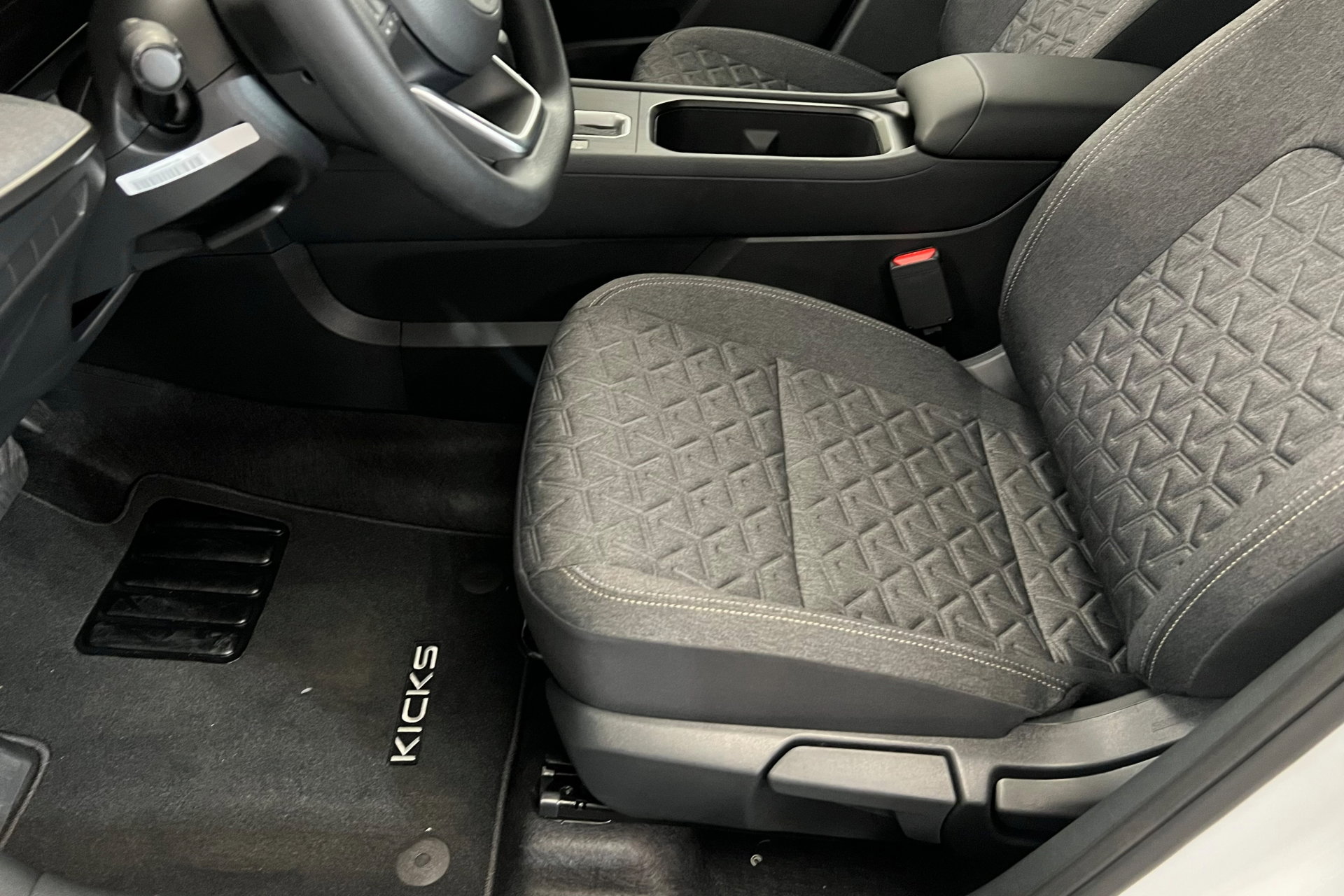 New 2026 Nissan Kicks SV w/ SV Premium Package image 17