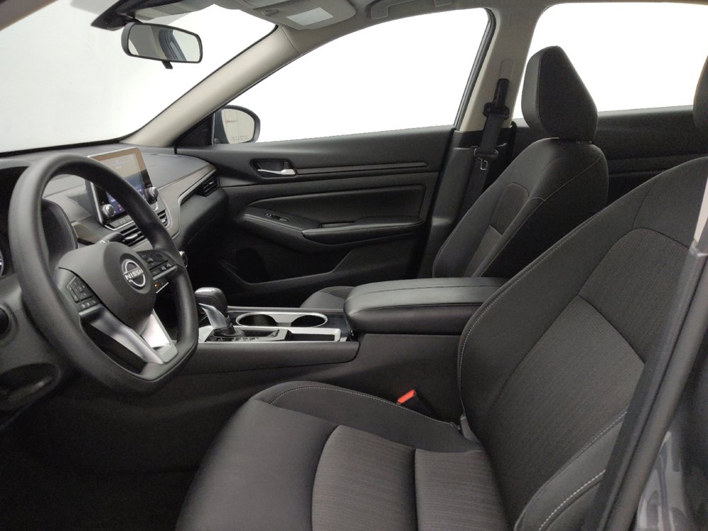 Used 2024 Nissan Altima 2.5 SV image 17