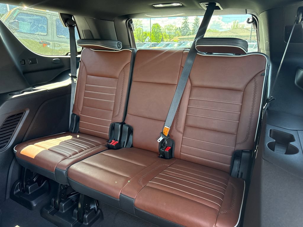 Used 2024 GMC Yukon Denali Ultimate AWD/4WD image 11