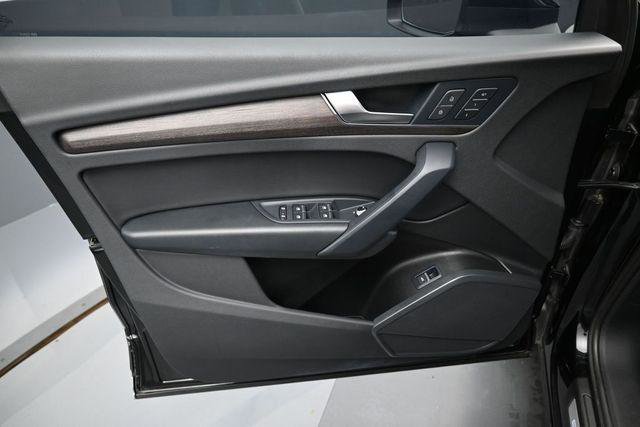 Used 2022 Audi Q5 2.0T Premium w/ Convenience Package AWD/4WD image 11