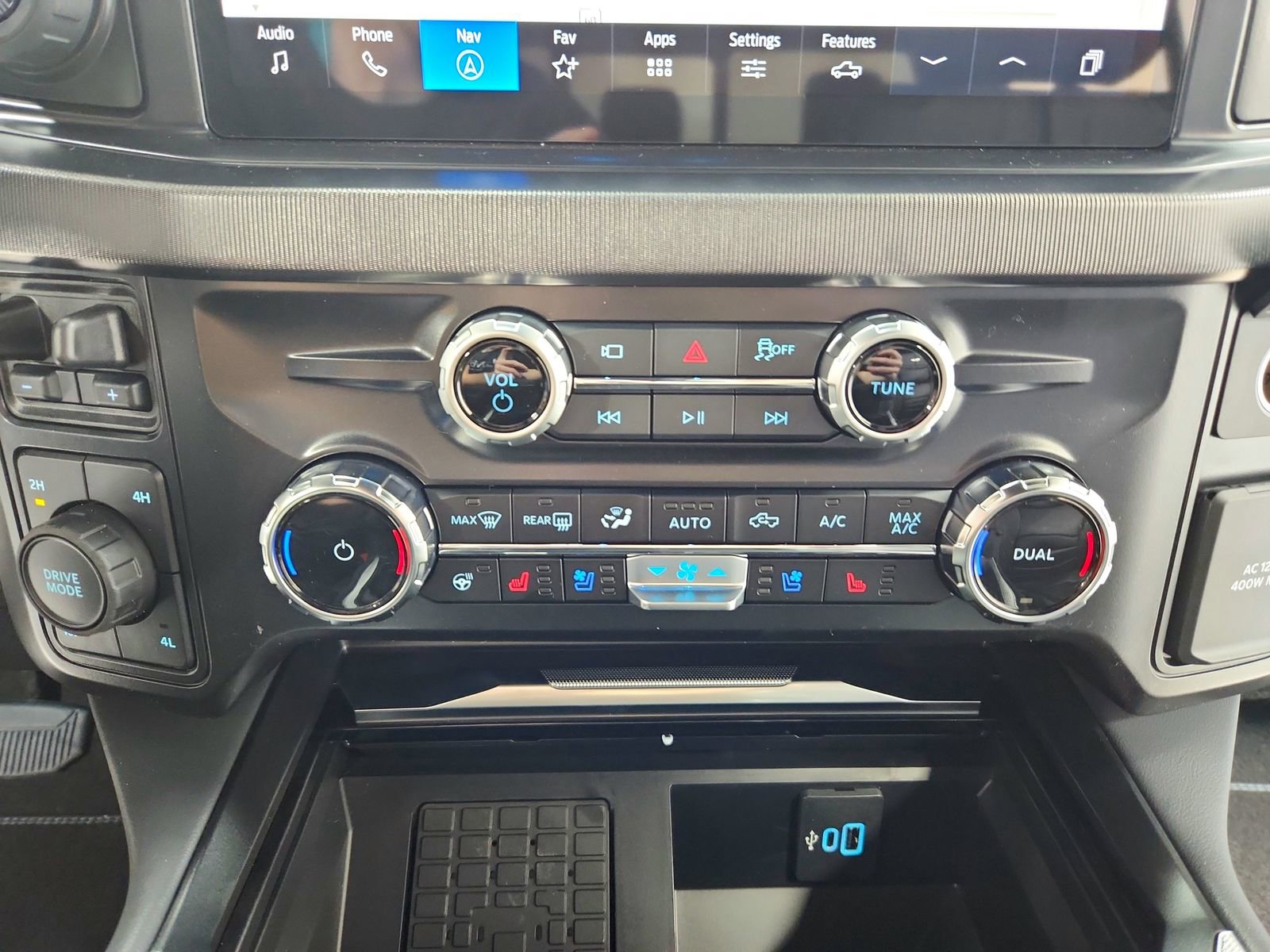 New 2026 Ford F350 Platinum w/ FX4 Off-Road Package image 32