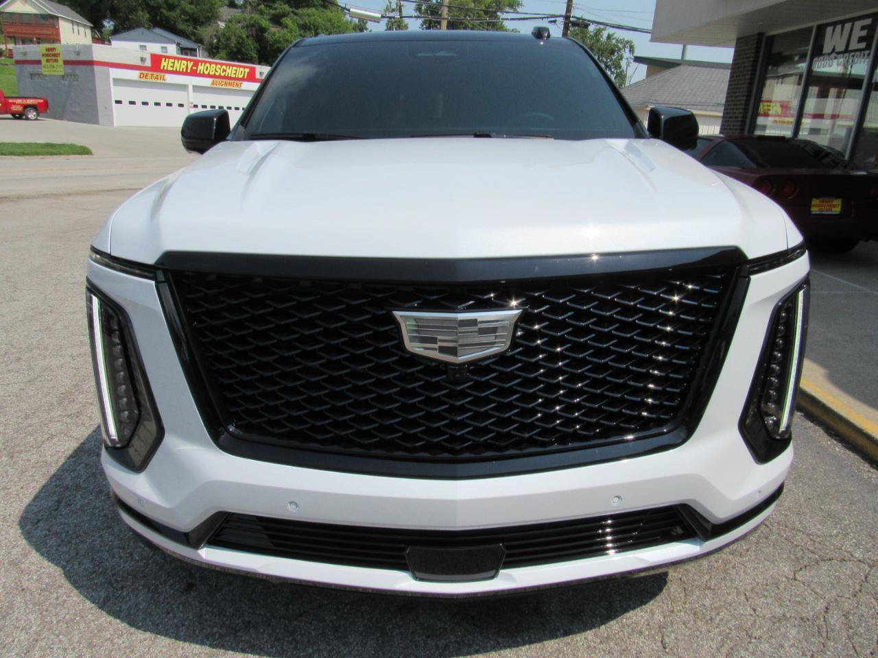Used 2026 Cadillac Escalade Platinum Sport w/ LPO, ONYX Package AWD/4WD image 2