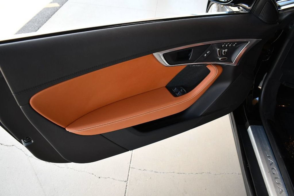 Used 2018 Jaguar F-TYPE Coupe RWD image 31