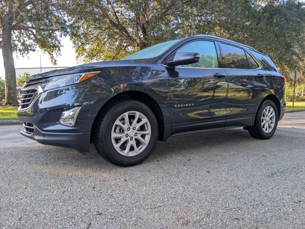 Used 2018 Chevrolet Equinox LT w/ Sun & Infotainment Package FWD image 3