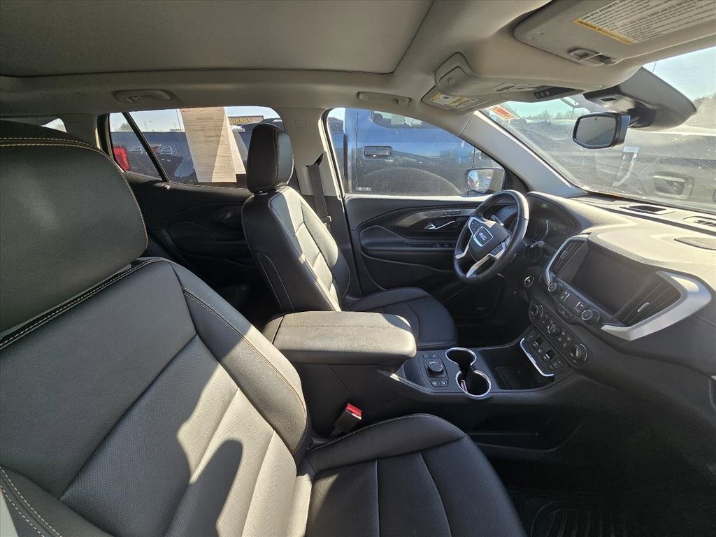 Used 2021 GMC Terrain SLT w/ Infotainment Package II image 3