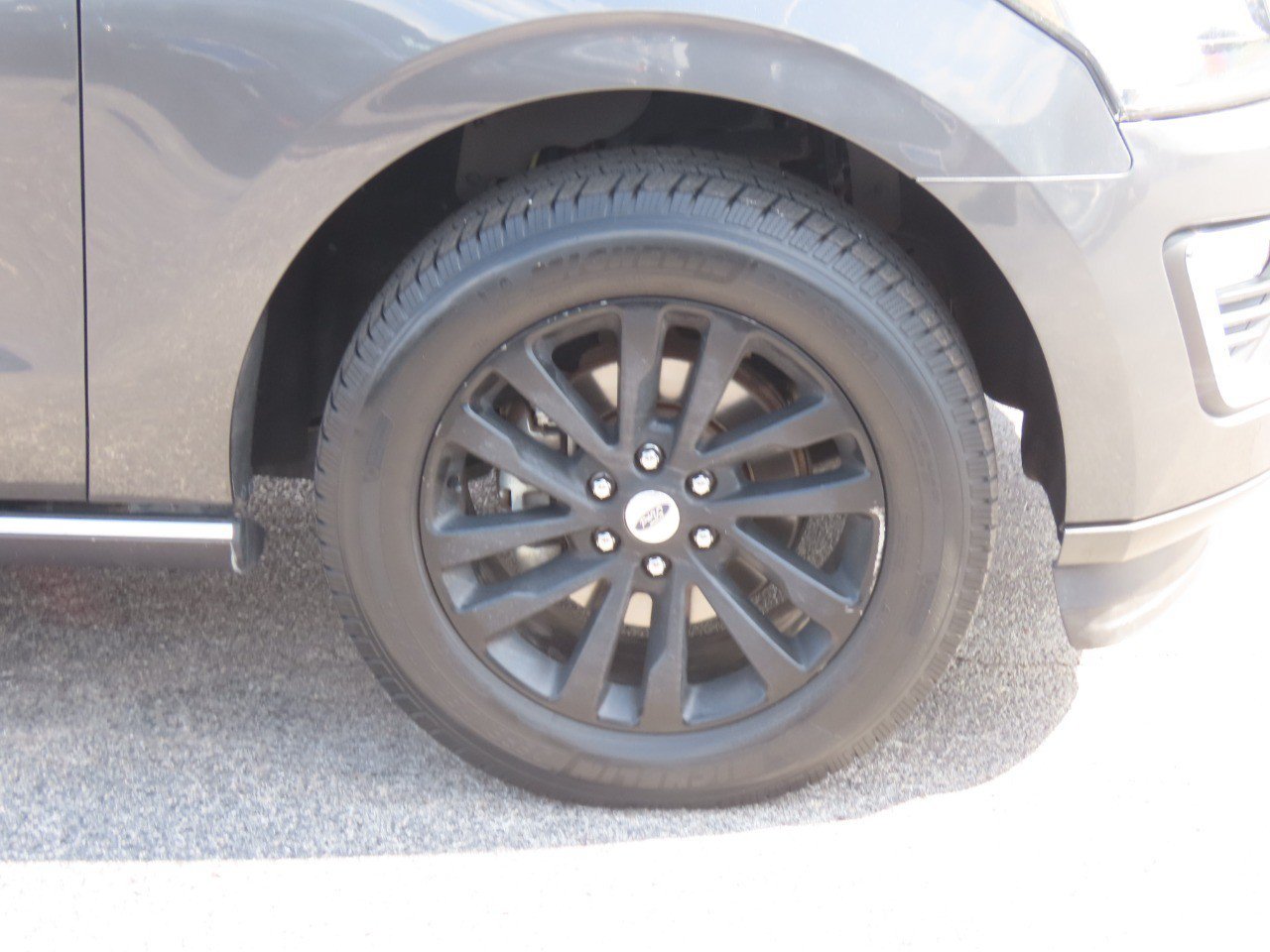 Used 2019 Ford Expedition Max Limited RWD image 9