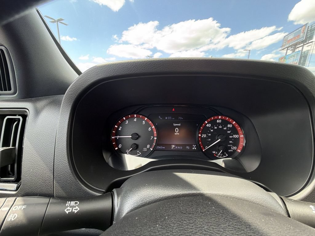 Used 2025 Nissan Frontier PRO-4X AWD/4WD image 23