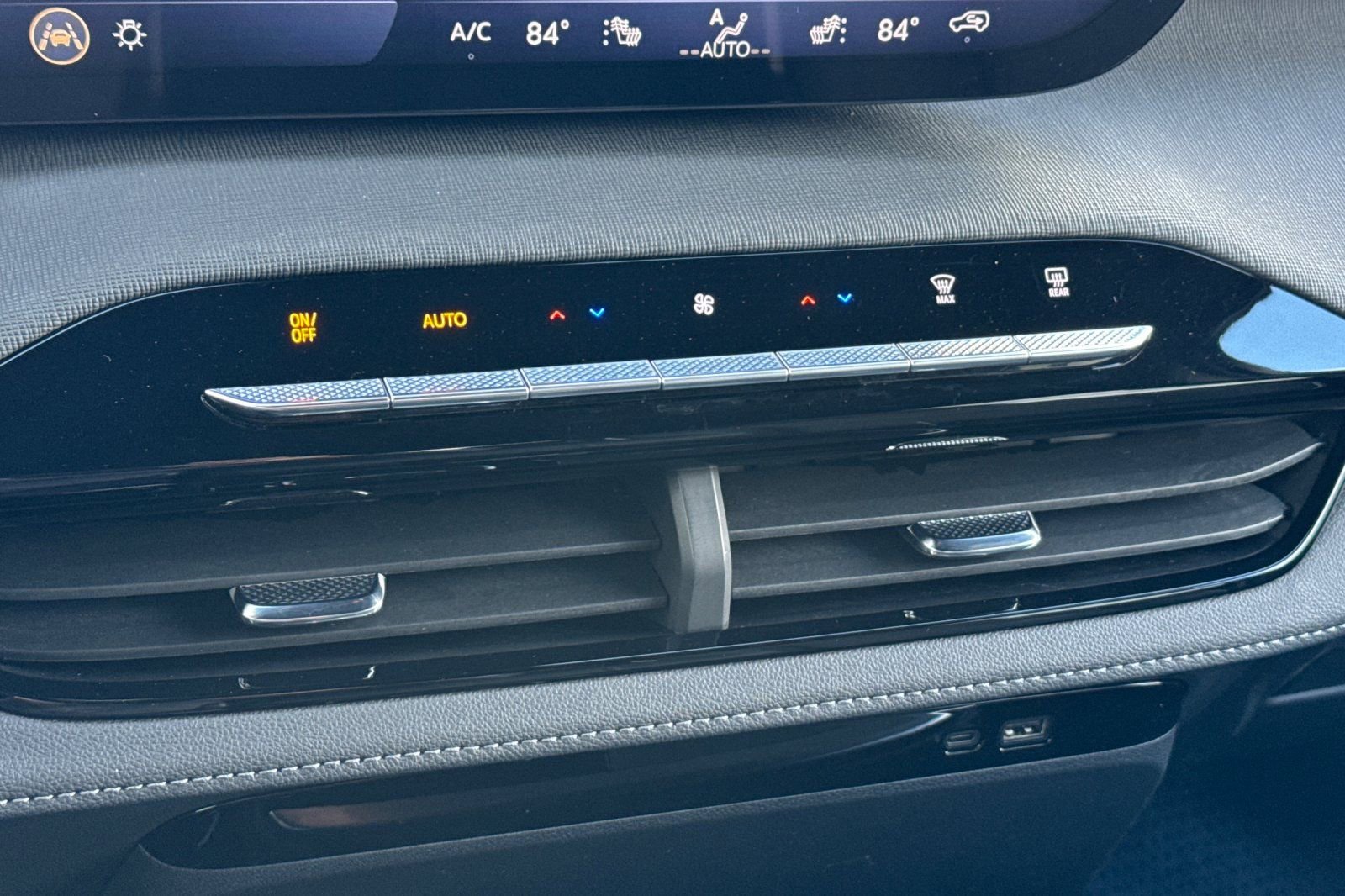 Used 2025 Buick Enclave Preferred FWD image 28