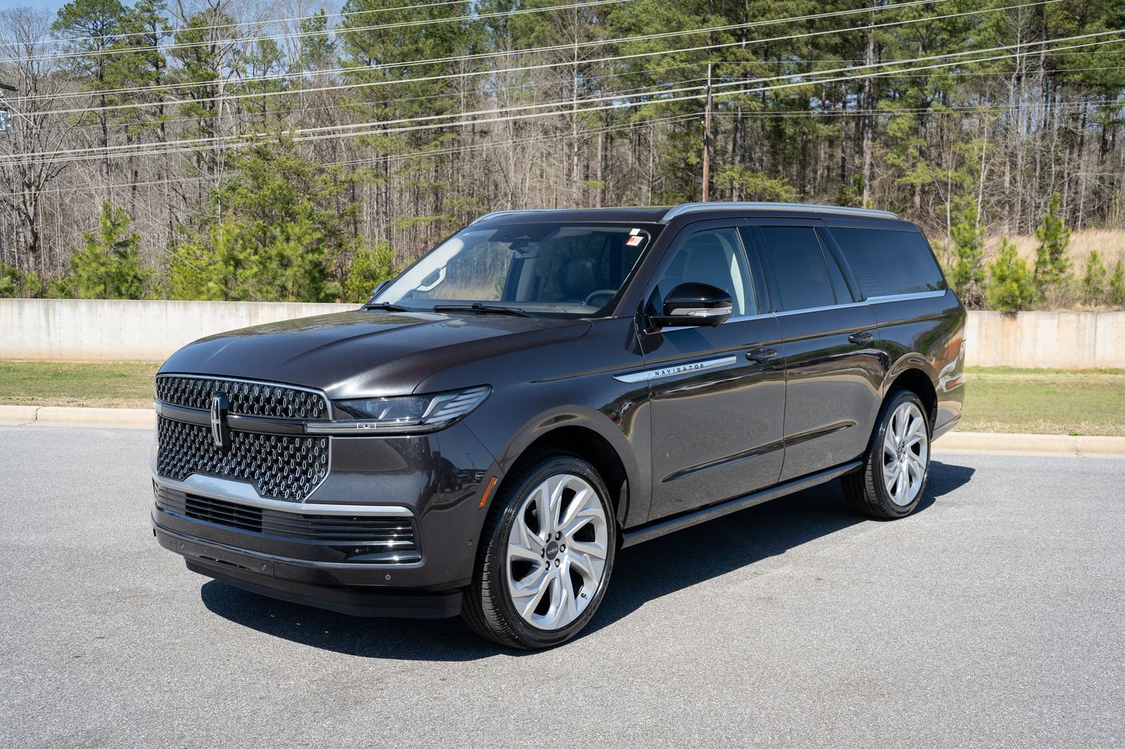 Used 2025 Lincoln Navigator L Reserve AWD/4WD image 11