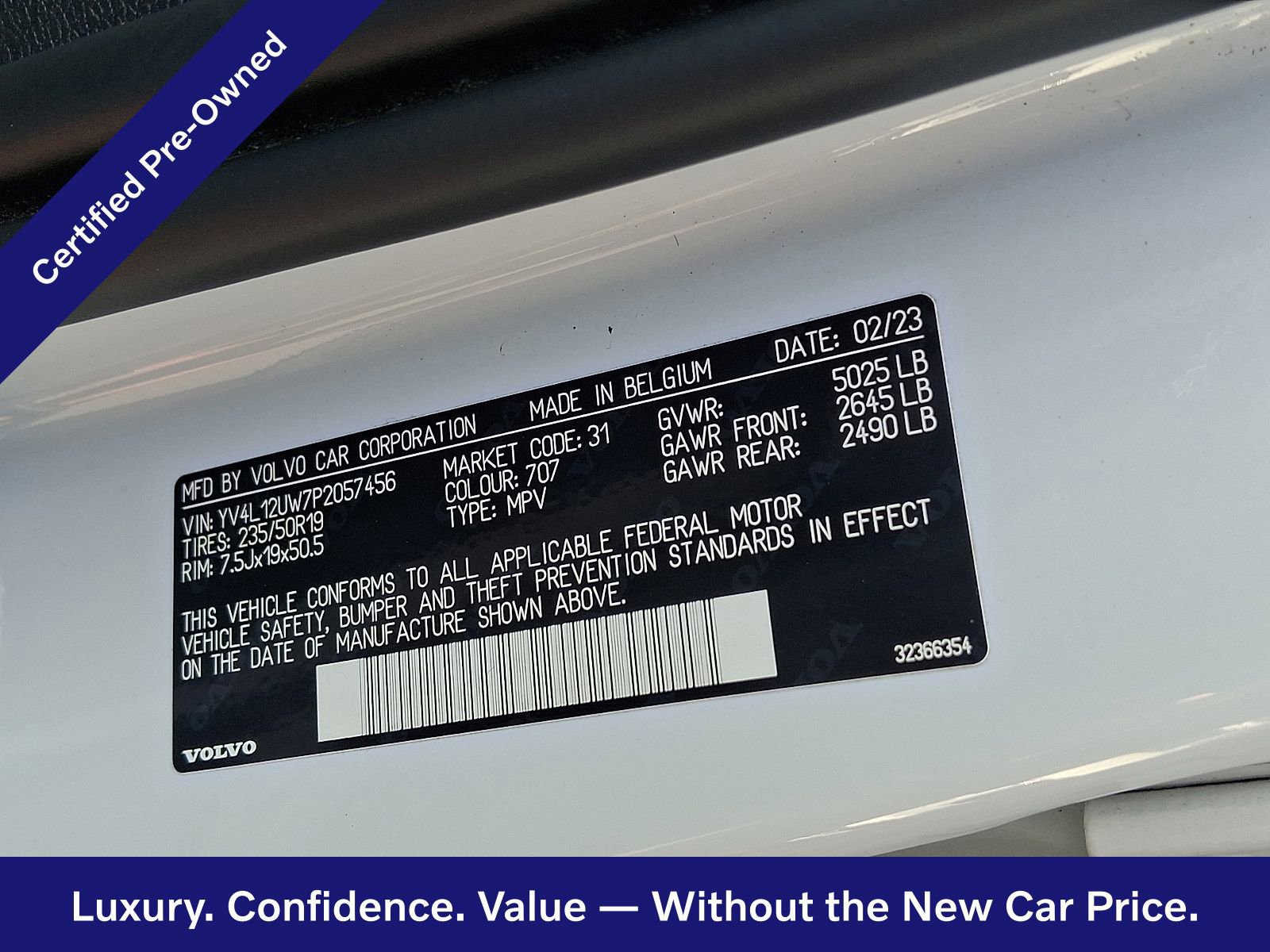 Certified 2023 Volvo XC40 B5 Plus w/ Climate Package image 28