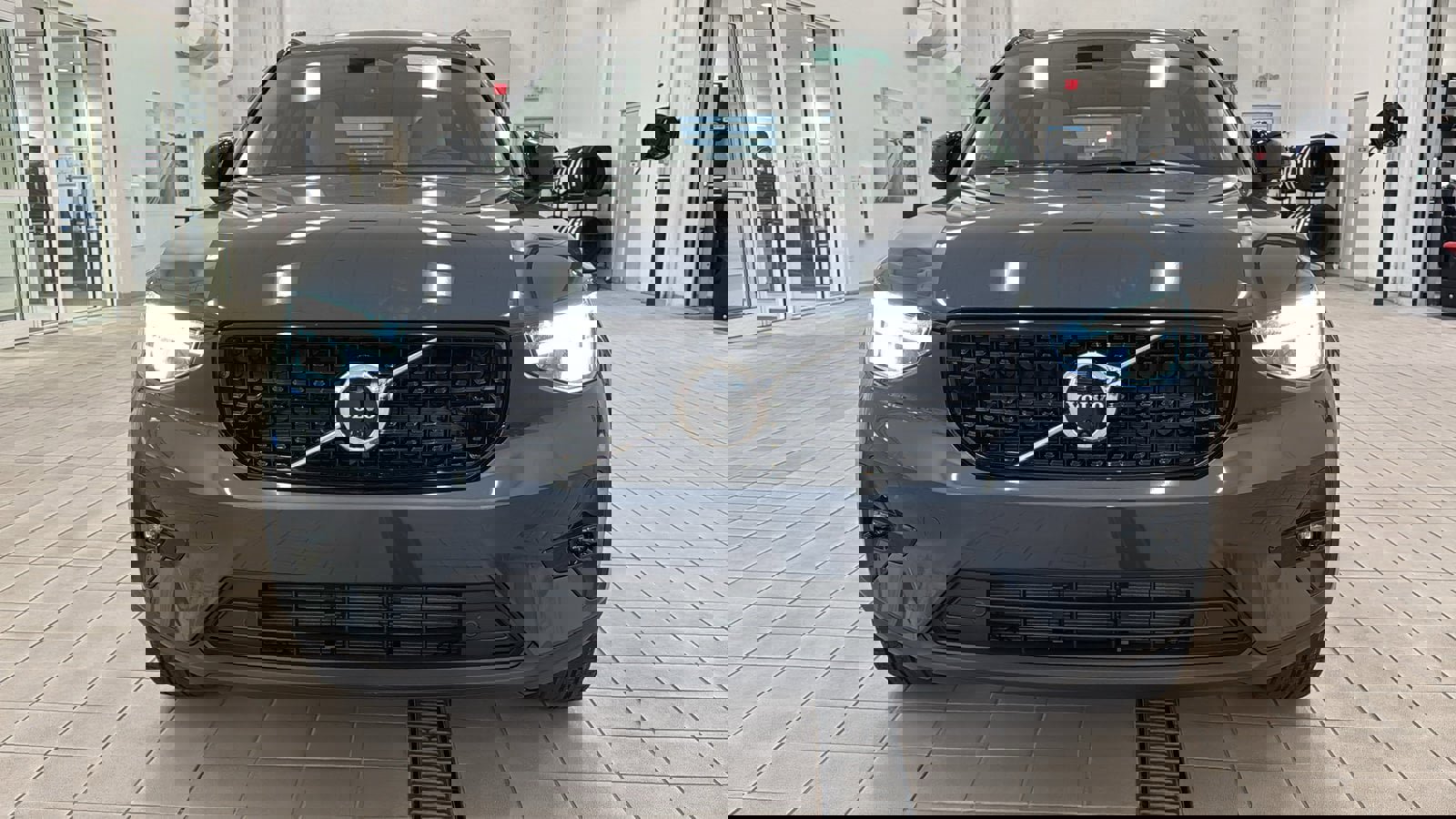 Used 2026 Volvo XC40 B4 Plus w/ Climate Package image 10