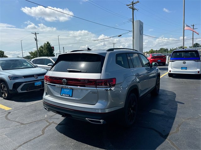 New 2025 Volkswagen Atlas SE image 29