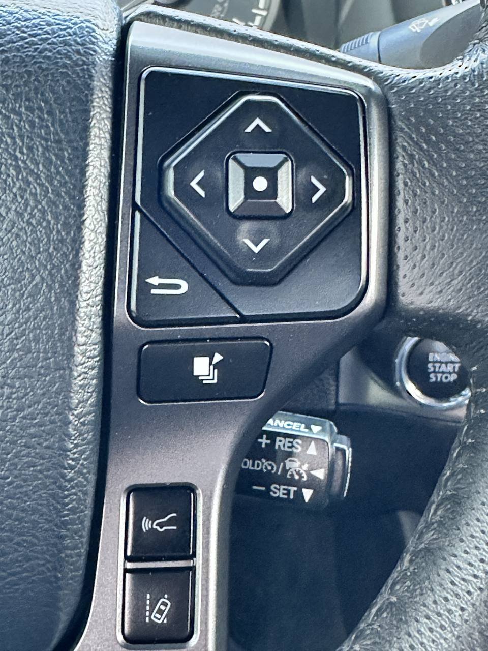 Used 2019 Toyota Tacoma TRD Off-Road w/ Technology Package AWD/4WD image 35