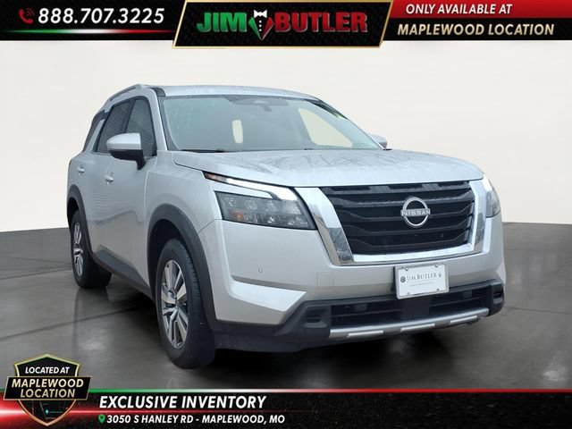 Used 2025 Nissan Pathfinder SL AWD/4WD image 5