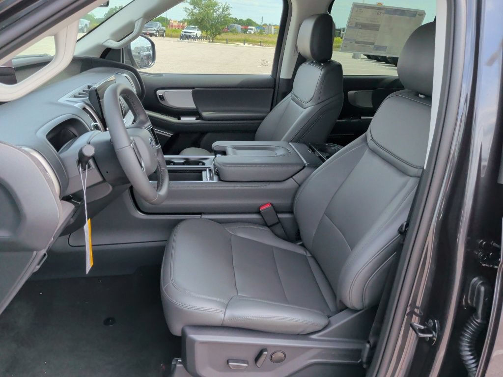 New 2026 Ford Expedition Active RWD image 12