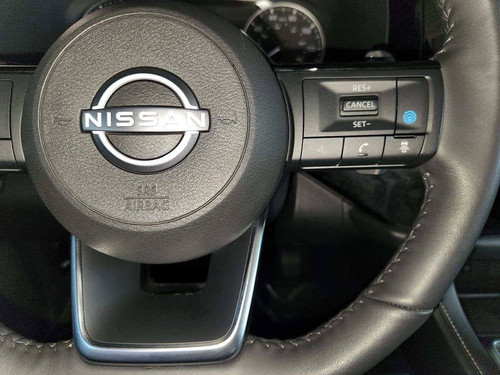 Used 2024 Nissan Pathfinder SL w/ SL Premium Package FWD image 29