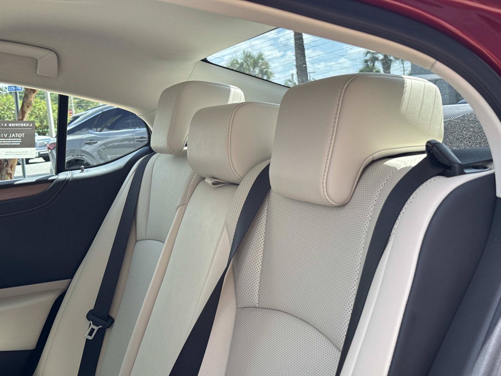 Used 2025 Lexus ES 350 w/ Premium Package FWD image 19