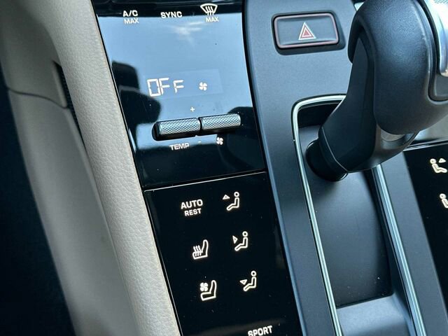 Used 2024 Porsche Macan image 26