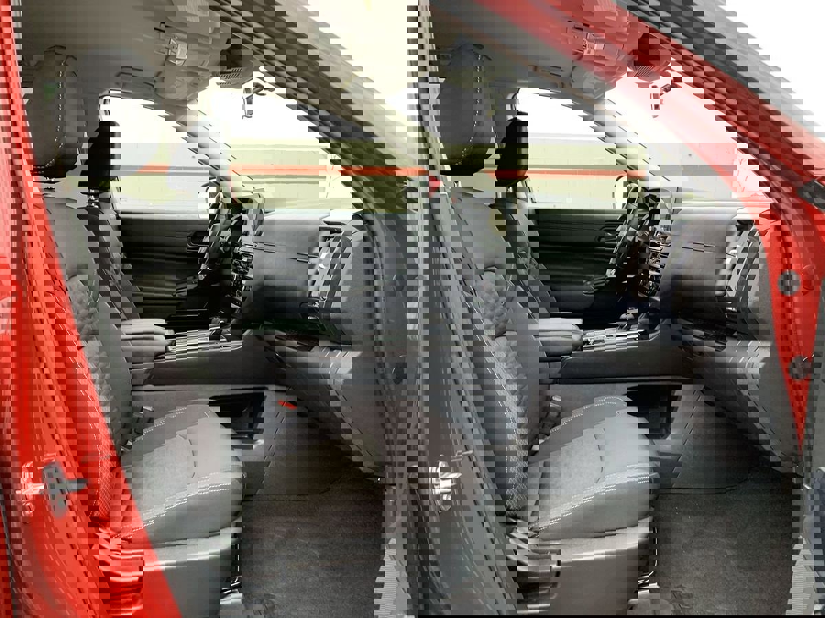 Used 2024 Nissan Pathfinder SV image 31