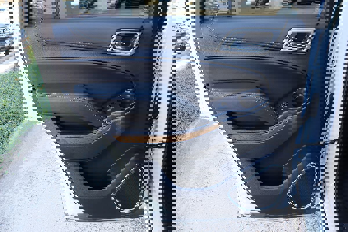 Used 2019 GMC Yukon Denali w/ Denali Ultimate Package image 46