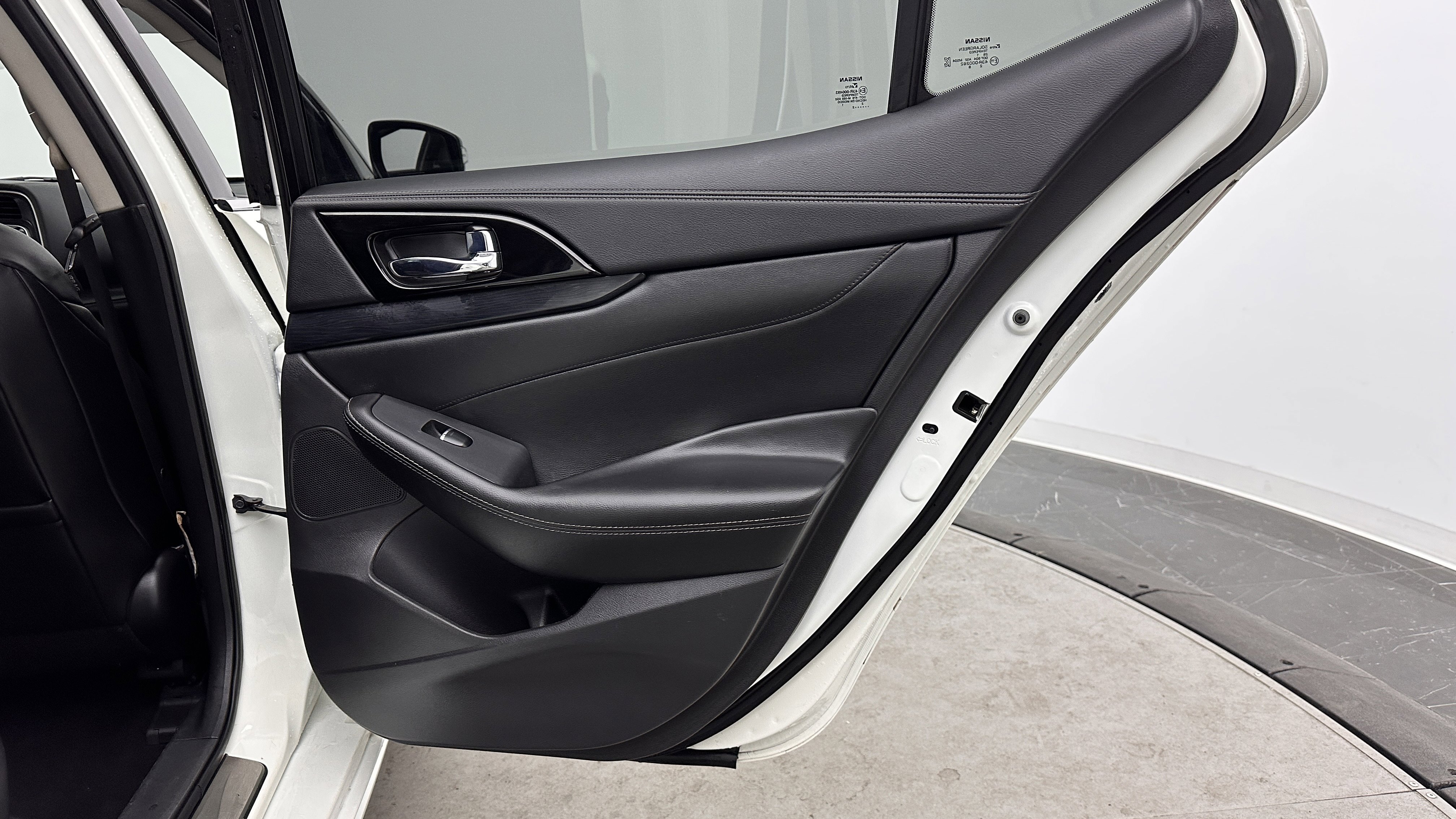 Used 2023 Nissan Maxima Platinum w/ Sport Mat Group FWD image 33