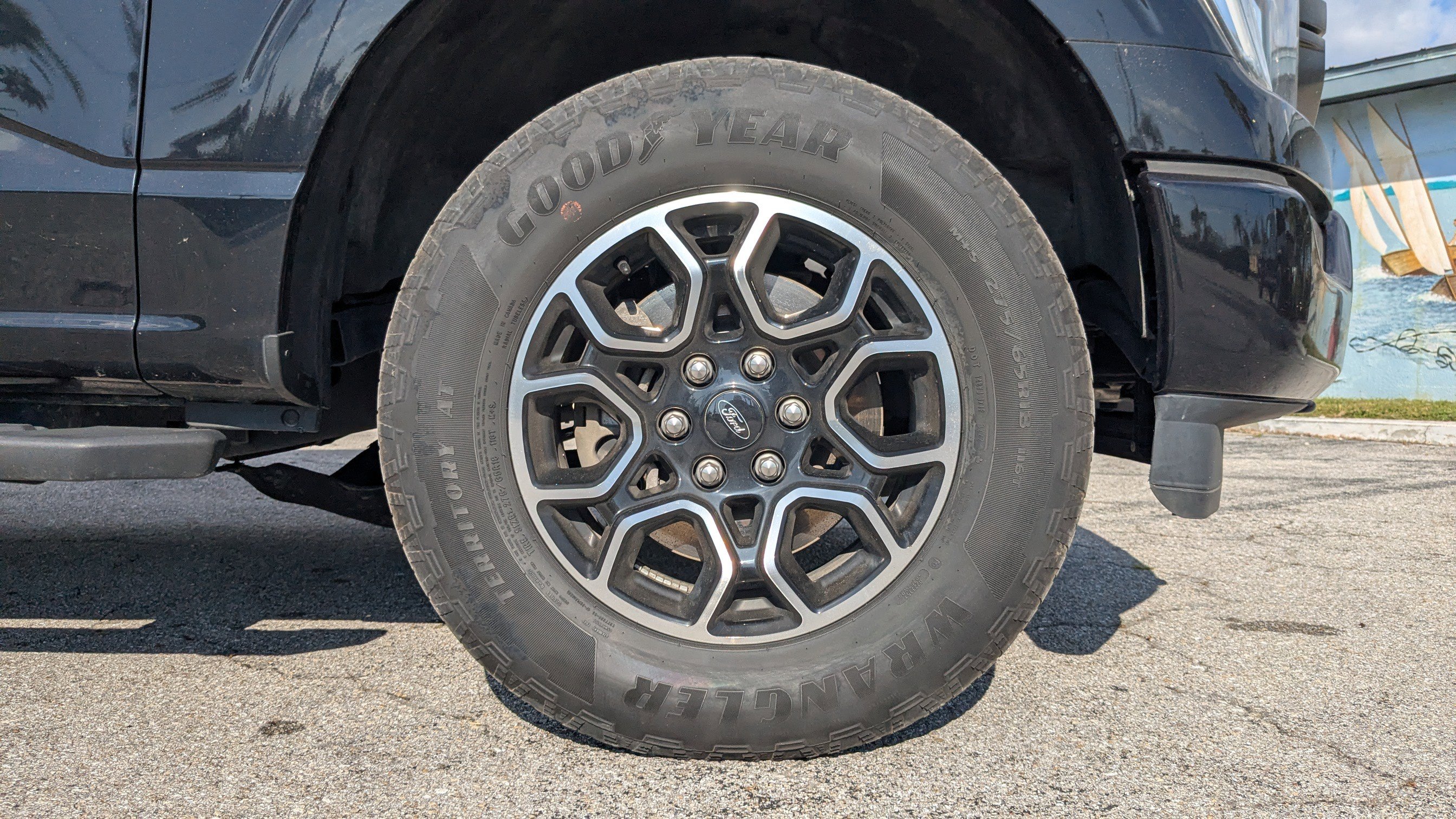 Used 2022 Ford F150 XLT w/ Equipment Group 302A High image 12