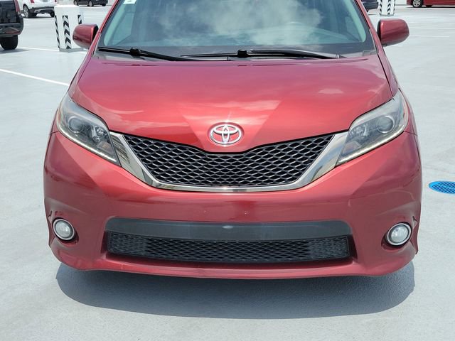 Used 2017 Toyota Sienna SE FWD image 9