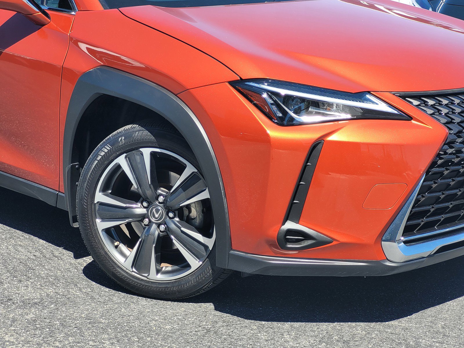 Used 2019 Lexus UX 250h w/ Premium Package AWD/4WD image 9