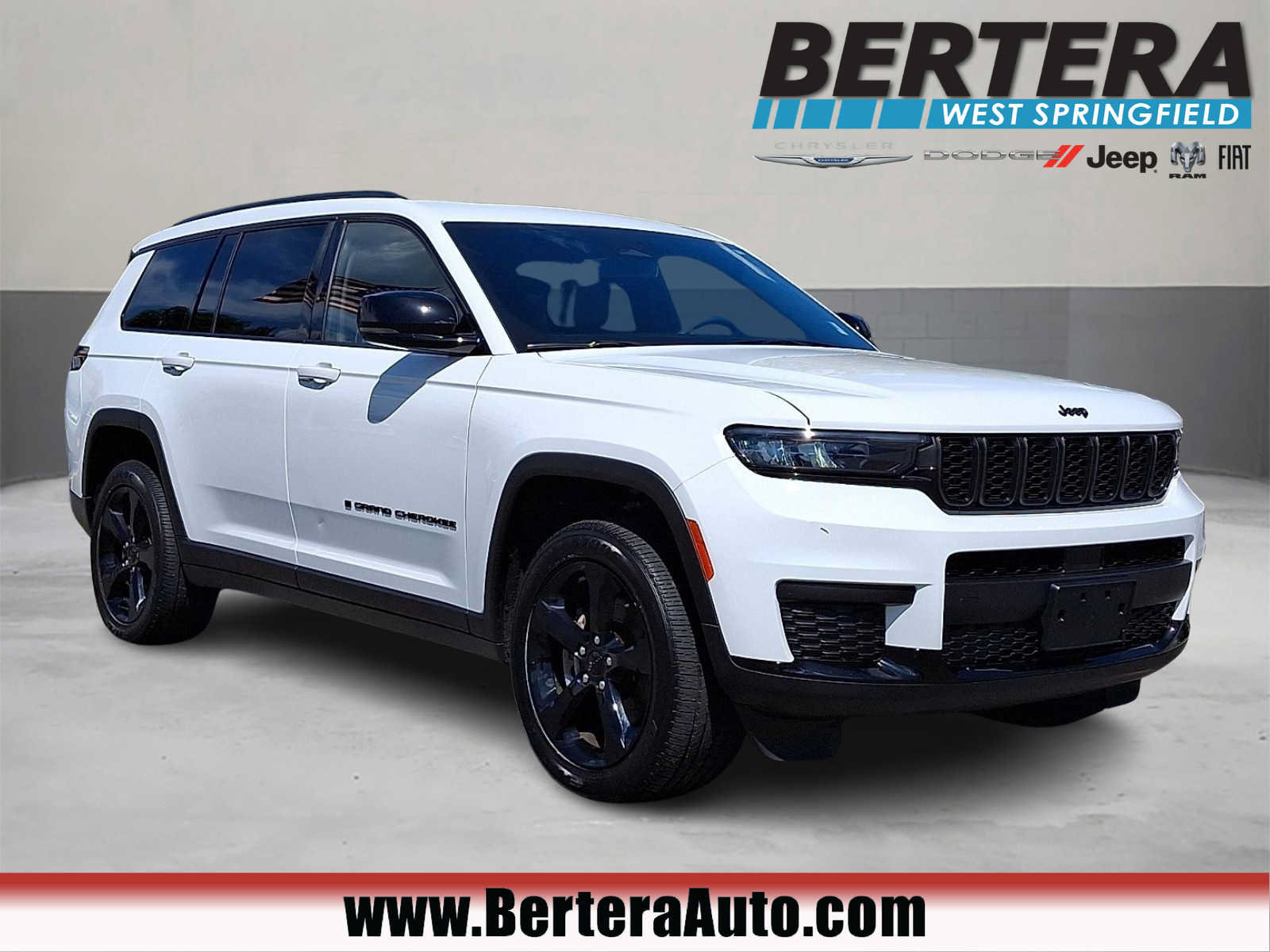 Certified 2023 Jeep Grand Cherokee L Laredo AWD/4WD image 1