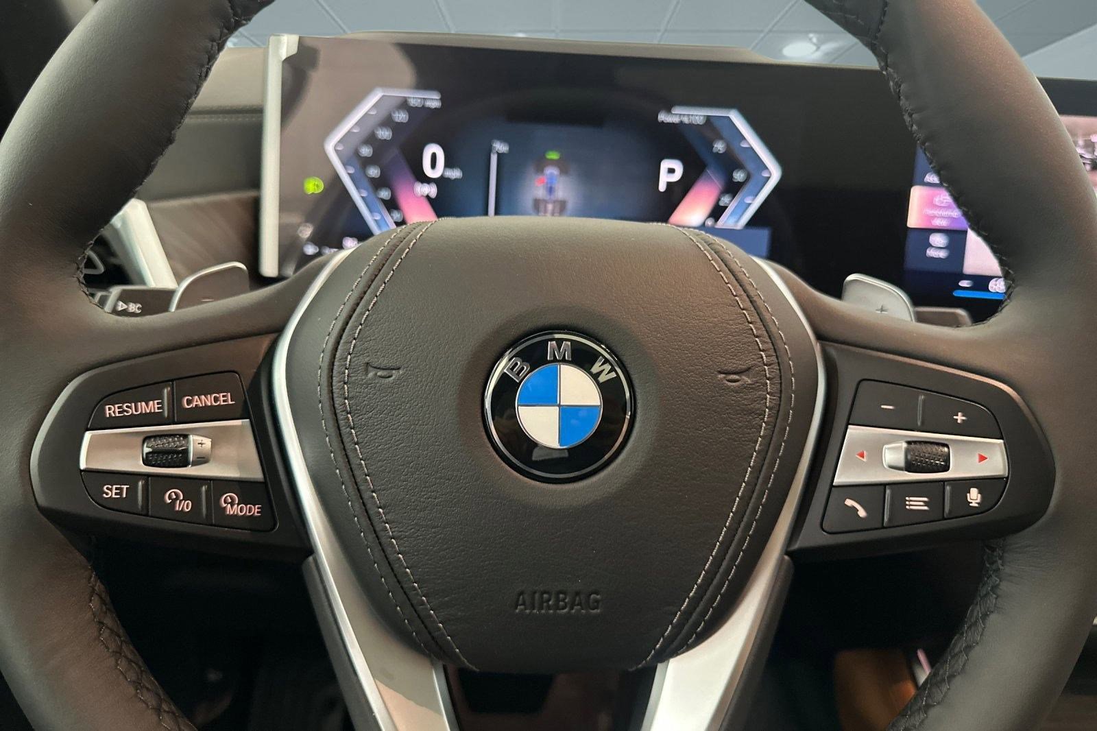 Used 2026 BMW X5 sDrive40i w/ Premium Package RWD image 16