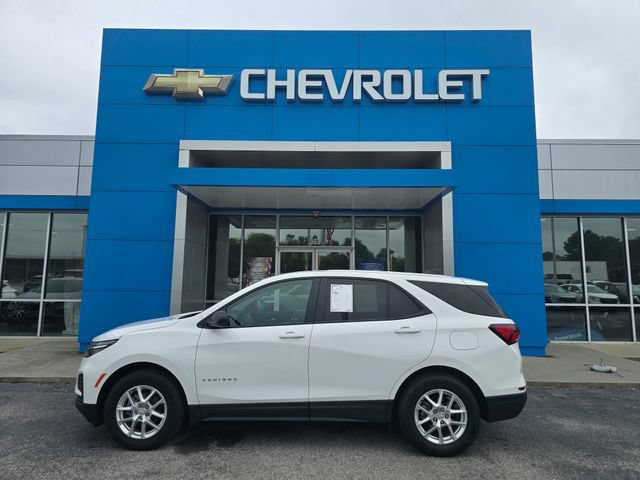 Used 2024 Chevrolet Equinox LS w/ LS Convenience Package AWD/4WD image 2