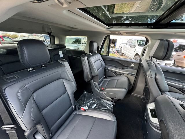 New 2025 Lincoln Navigator Reserve image 15