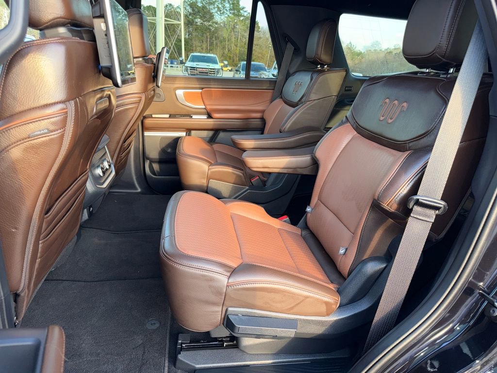 Used 2025 Ford Expedition King Ranch image 28