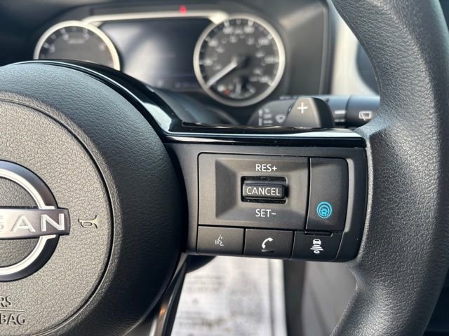 Used 2023 Nissan Rogue SV image 16