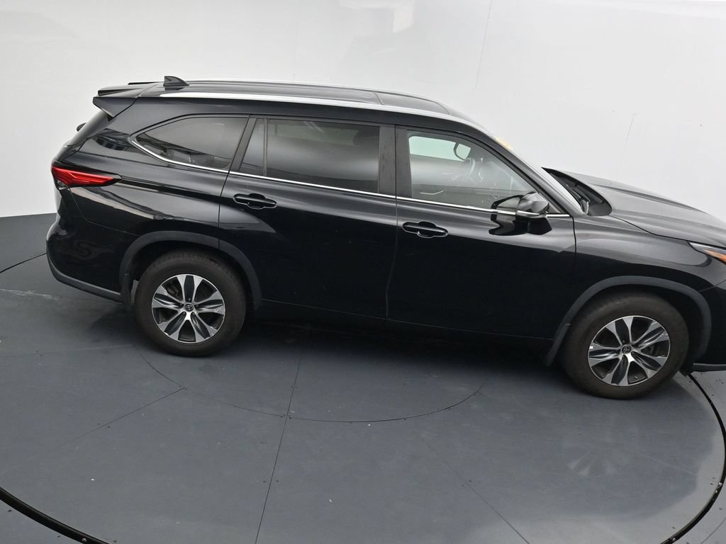 Used 2023 Toyota Highlander XLE AWD/4WD image 31