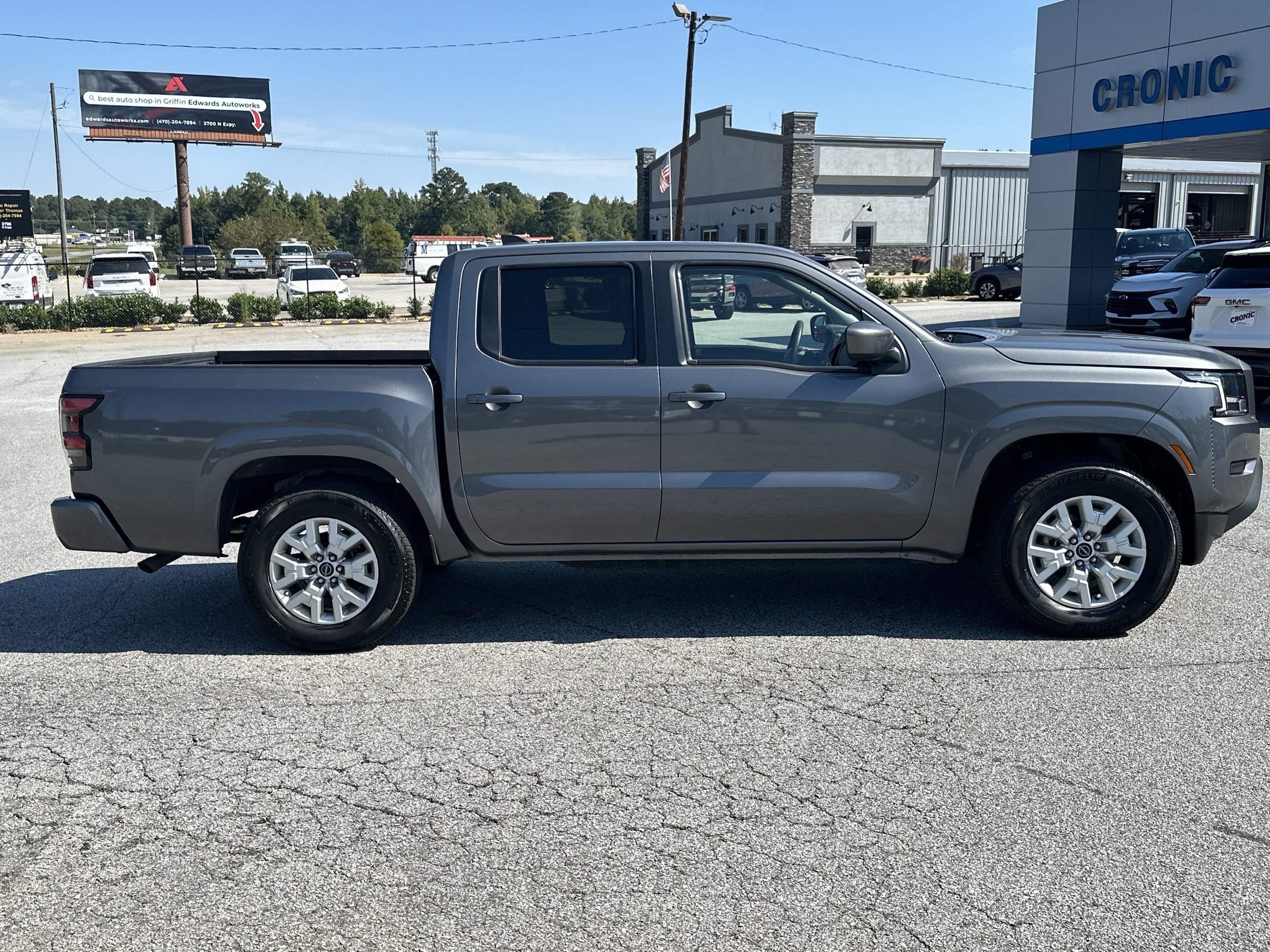 Used 2023 Nissan Frontier SV image 22