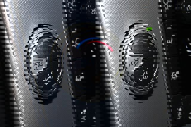 Used 2018 Volvo S60 T5 Dynamic w/ Vision Package image 16