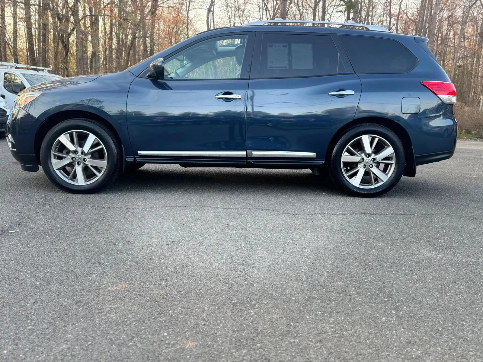Used 2014 Nissan Pathfinder Platinum w/ Platinum Premium Package AWD/4WD image 4