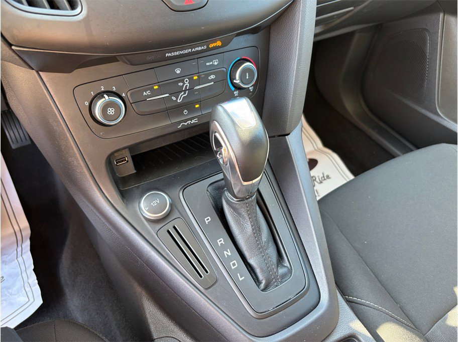 Used 2016 Ford Focus SE image 26