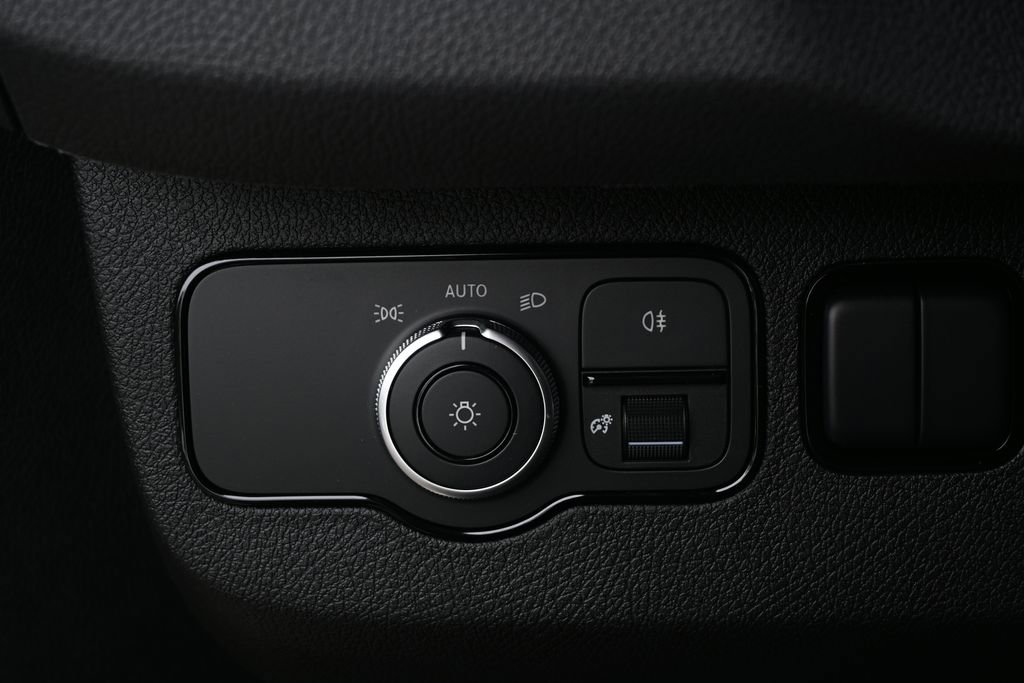 Used 2025 Mercedes-Benz Sprinter 3500 image 9