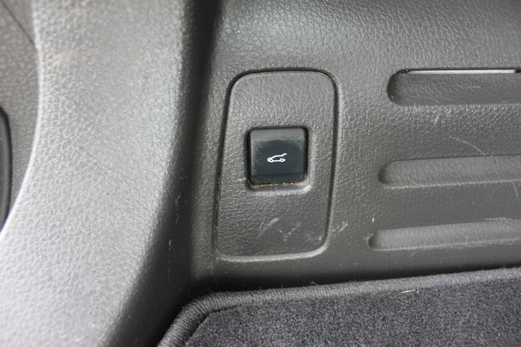 Used 2013 Lincoln MKX AWD image 42