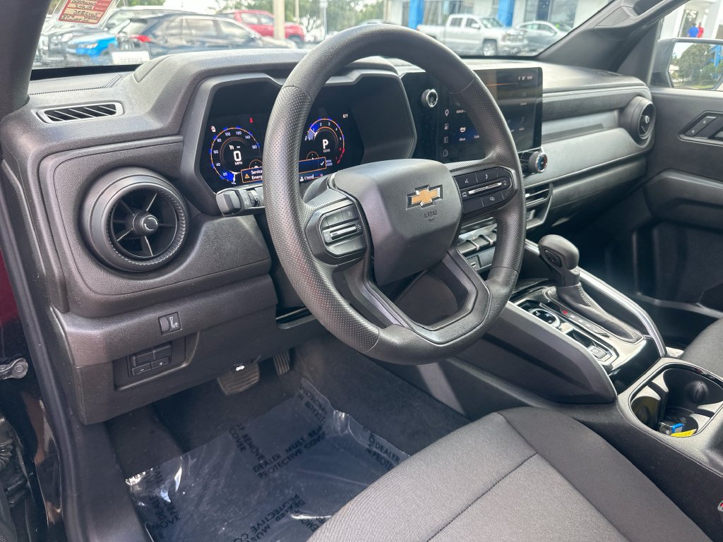 Used 2025 Chevrolet Colorado W/T w/ Advanced Trailering Package AWD/4WD image 9