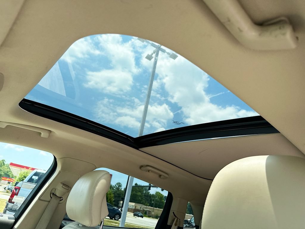 Used 2017 Lincoln MKX Reserve w/ Lincoln MKX Climate Package FWD image 11