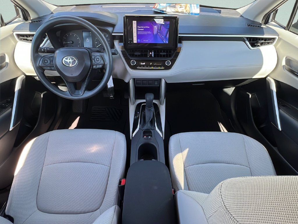Used 2024 Toyota Corolla Cross L FWD image 11