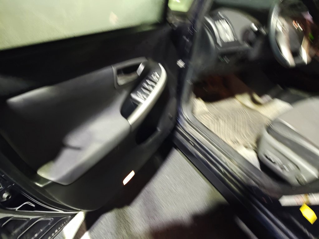 Used 2015 Toyota Prius Four FWD image 7