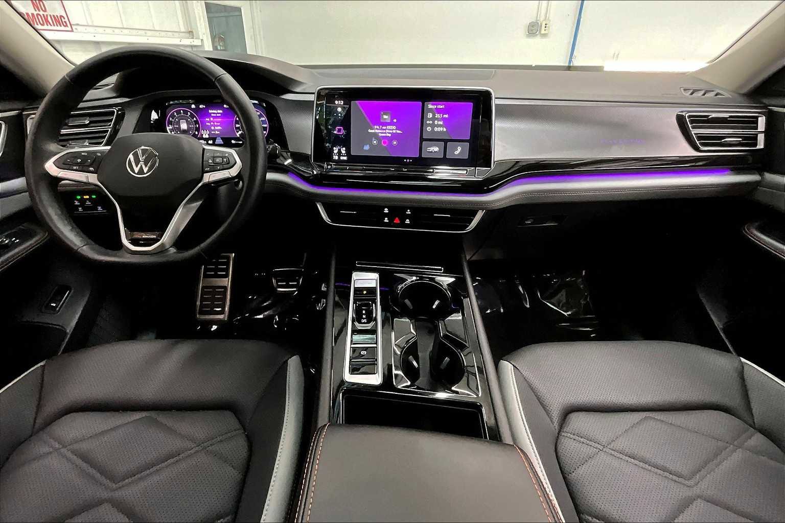 Used 2025 Volkswagen Atlas Peak Edition SE image 18