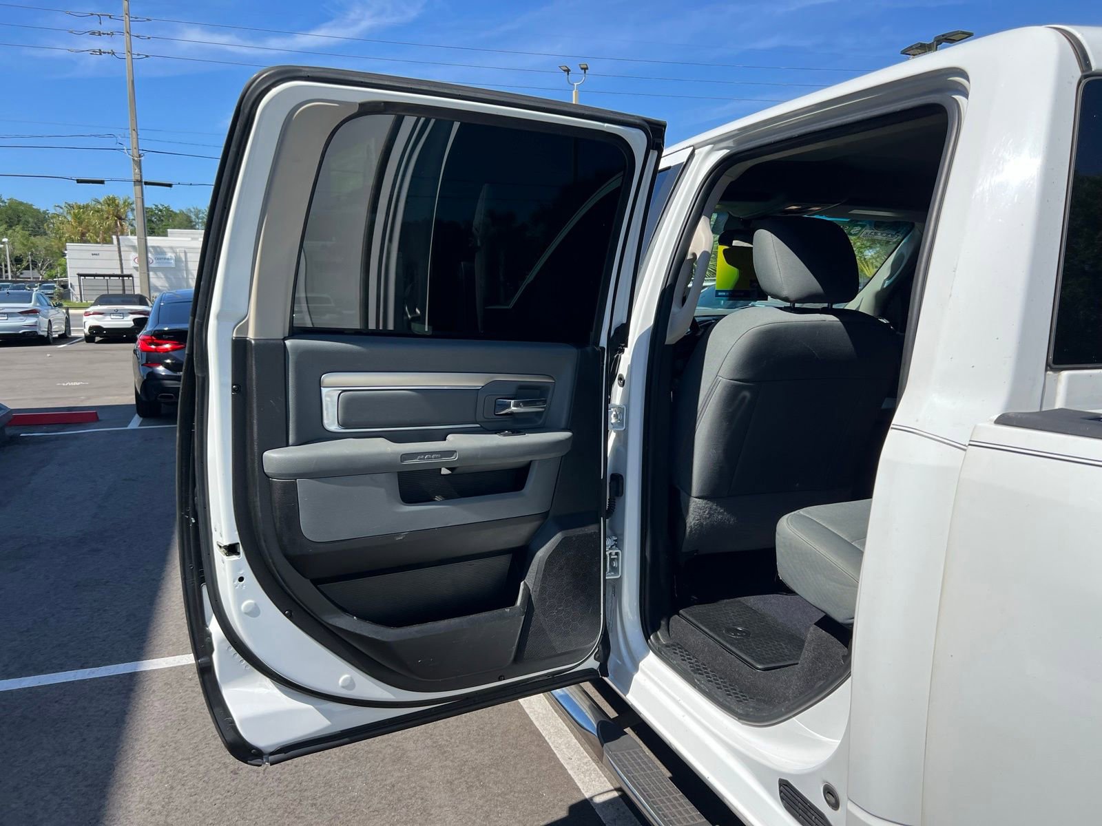 Used 2018 RAM 3500 SLT AWD/4WD image 39