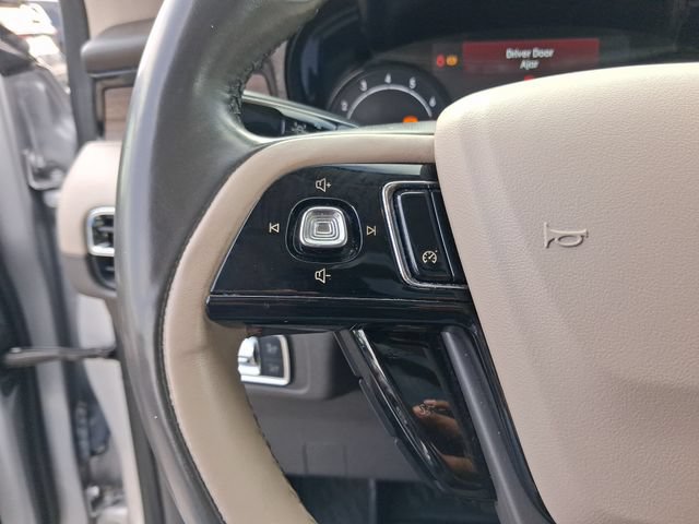 Used 2020 Lincoln Corsair Reserve FWD image 18
