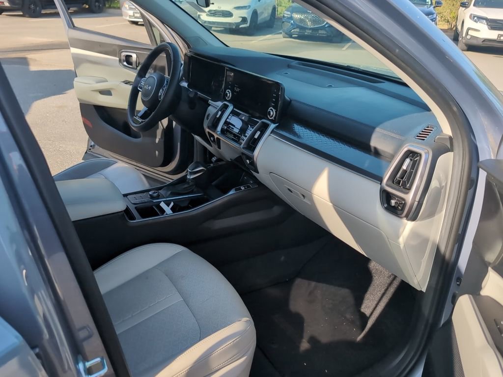 Used 2023 Kia Sorento S w/ Panoramic Sunroof Package image 16