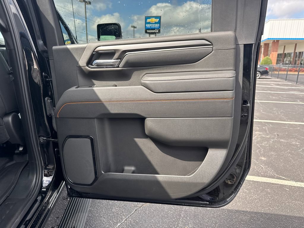 Used 2025 GMC Sierra 2500 AT4 w/ AT4 Preferred Package image 17